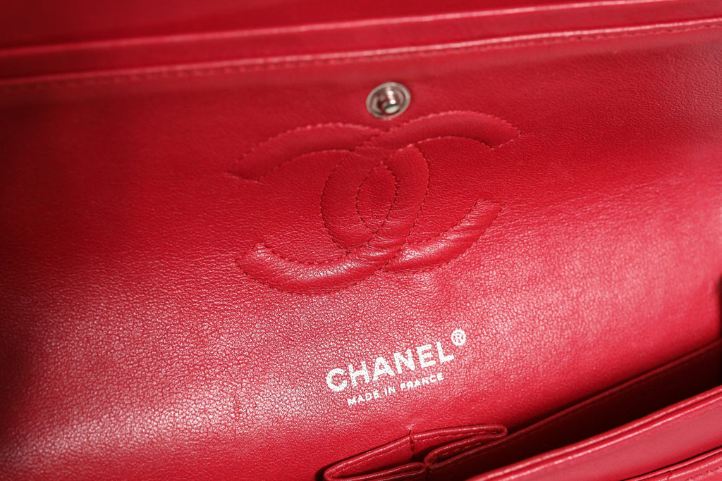 Chanel Classic 25 Medium Flap Bag