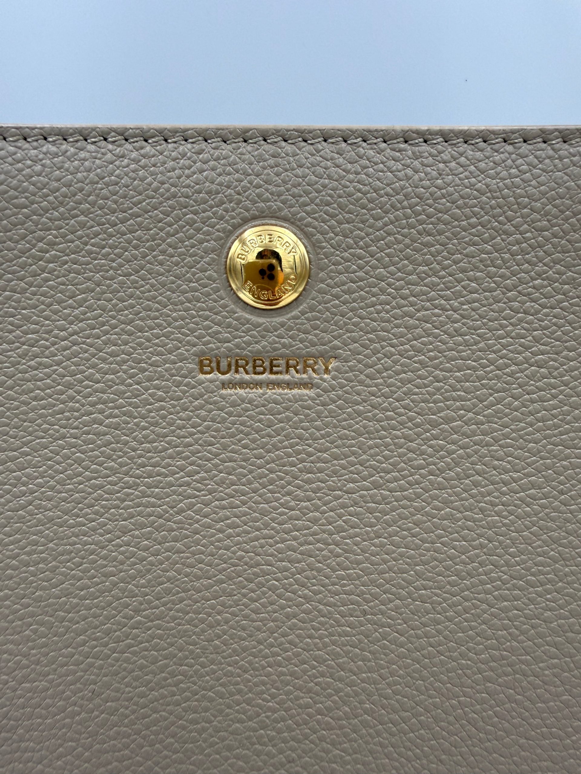 BURBERRY TITLE BAG Tote